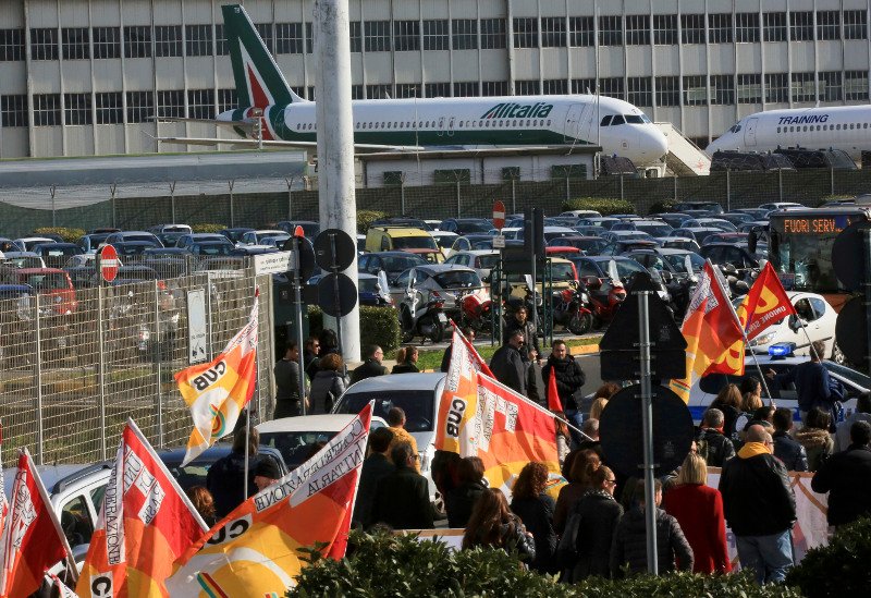 Προσύμφωνο για τη διάσωση της Alitalia-Mε απολύσεις και μειώσεις μισθών | iefimerida.gr 0