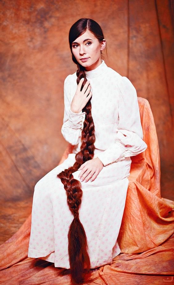 Ομορφη Λετονή με μαλλιά μήκους 2,2 μέτρων -Πώς τα συντηρεί [εικόνες] | iefimerida.gr 6