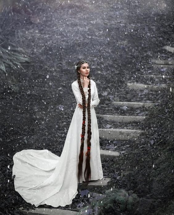 Ομορφη Λετονή με μαλλιά μήκους 2,2 μέτρων -Πώς τα συντηρεί [εικόνες] | iefimerida.gr 8