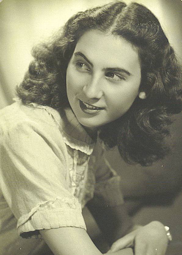 Αλκη Ζέη: «Είναι φοβερό να πάθουμε κατάθλιψη σαν λαός. Αν μέσα μας έχουμε μια μικρή χαρά και τότε όλα θα είναι πιο ανάλαφρα» [εικόνες] | iefimerida.gr 1