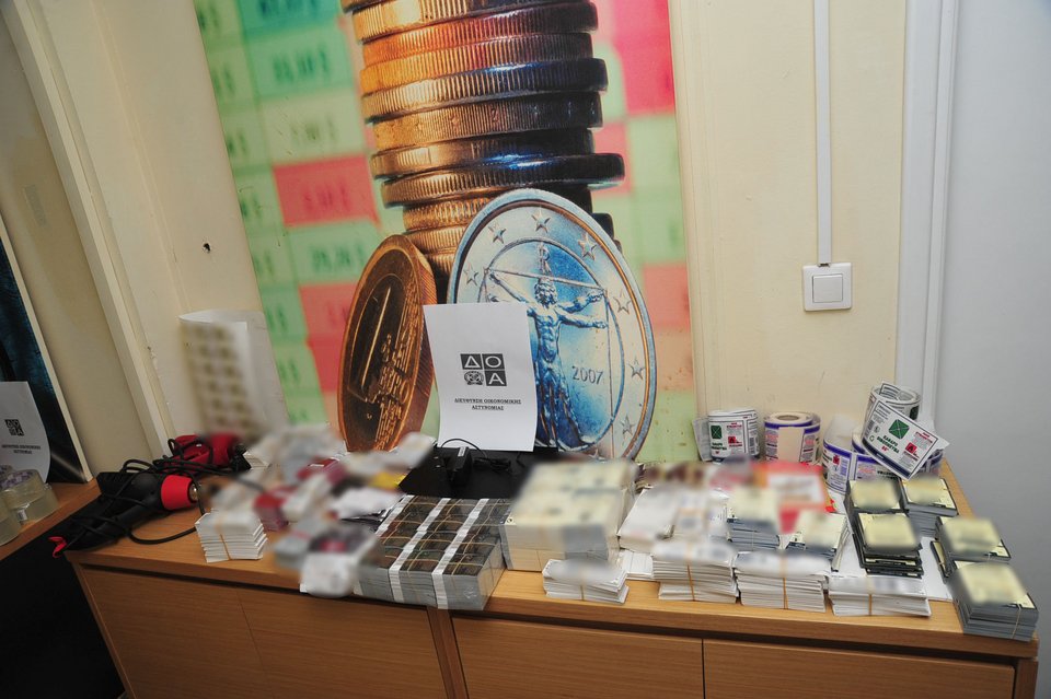 Εξαρθρώθηκε μεγάλο κύκλωμα διακίνησης λαθραίων ποτών από τη Βουλγαρία | iefimerida.gr 0