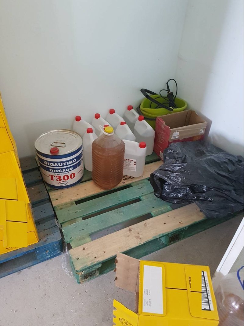 Λαβράκι «ΣΔΟΕ» -Εντοπίστηκαν αποθήκες με χιλιάδες ποτά «μπόμπες» [εικόνες] | iefimerida.gr 3