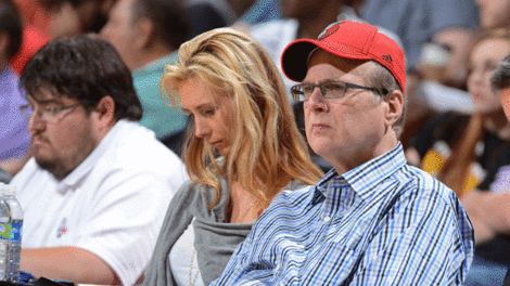 Κι όμως αυτός ο... σπασίκλας είναι ο πλουσιότερος εργένης του κόσμου [εικόνες] | iefimerida.gr 3