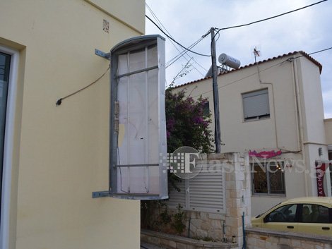 Χανιά: «Γυαλιά καρφιά» καταστήματα στην Αλμυρίδα μετά το «τυφλό» χτύπημα - Τέσσερις προσαγωγές [εικόνες] | iefimerida.gr 6