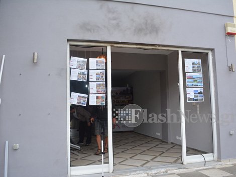 Χανιά: «Γυαλιά καρφιά» καταστήματα στην Αλμυρίδα μετά το «τυφλό» χτύπημα - Τέσσερις προσαγωγές [εικόνες] | iefimerida.gr 5