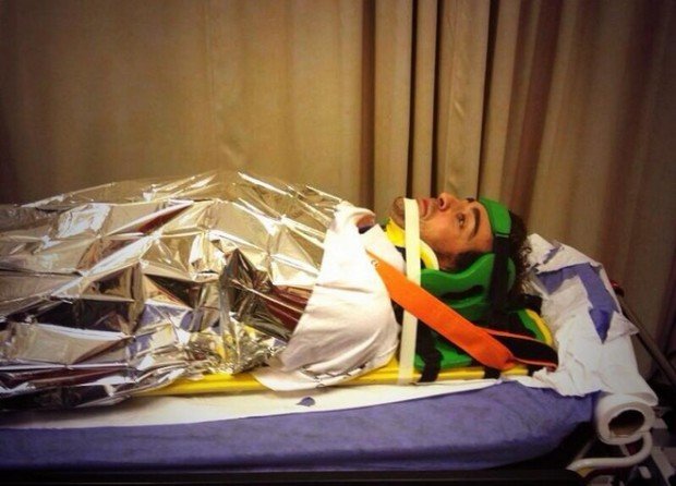 Σοκάρει η φωτογραφία του Αλόνσο στο φορείο μετά τον σοβαρό τραυματισμό του [εικόνα] | iefimerida.gr 0