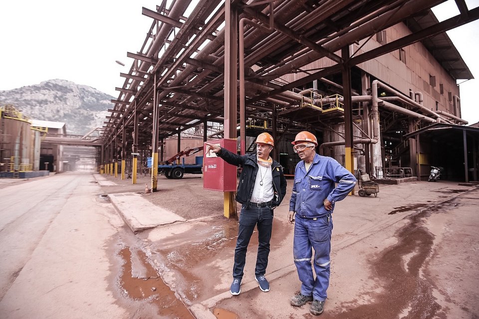 Ο Σταύρος Θεοδωράκης στην Αλουμίνιον, στα Ασπρα Σπίτια Βοιωτίας [εικόνες] | iefimerida.gr 0