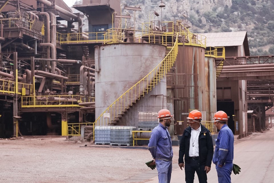 Ο Σταύρος Θεοδωράκης στην Αλουμίνιον, στα Ασπρα Σπίτια Βοιωτίας [εικόνες] | iefimerida.gr 1