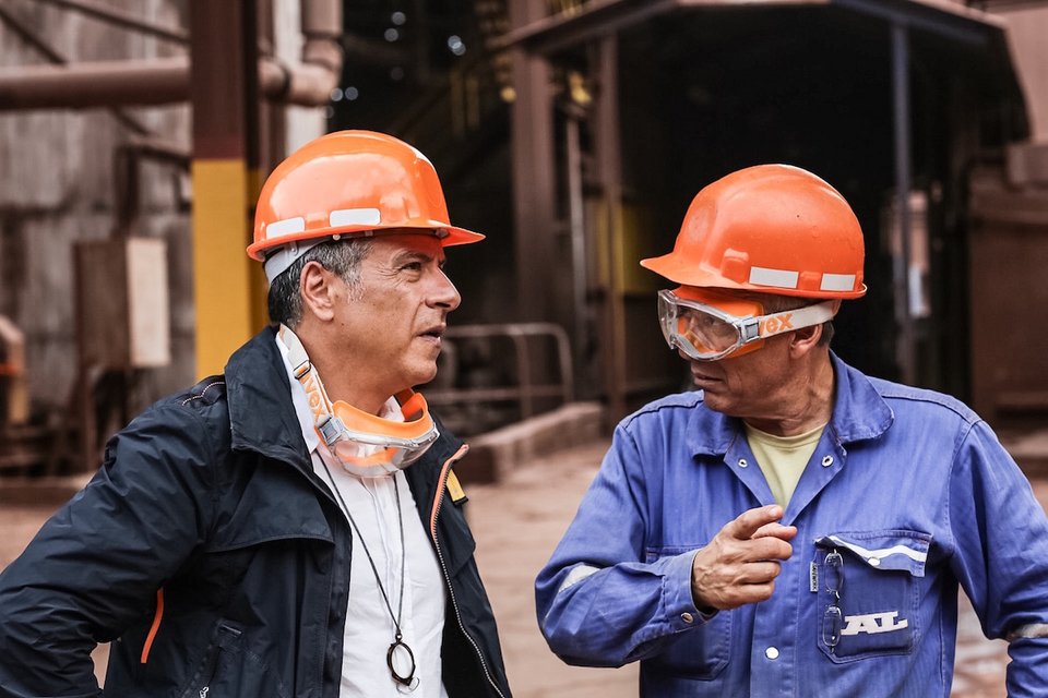 Ο Σταύρος Θεοδωράκης στην Αλουμίνιον, στα Ασπρα Σπίτια Βοιωτίας [εικόνες] | iefimerida.gr 5