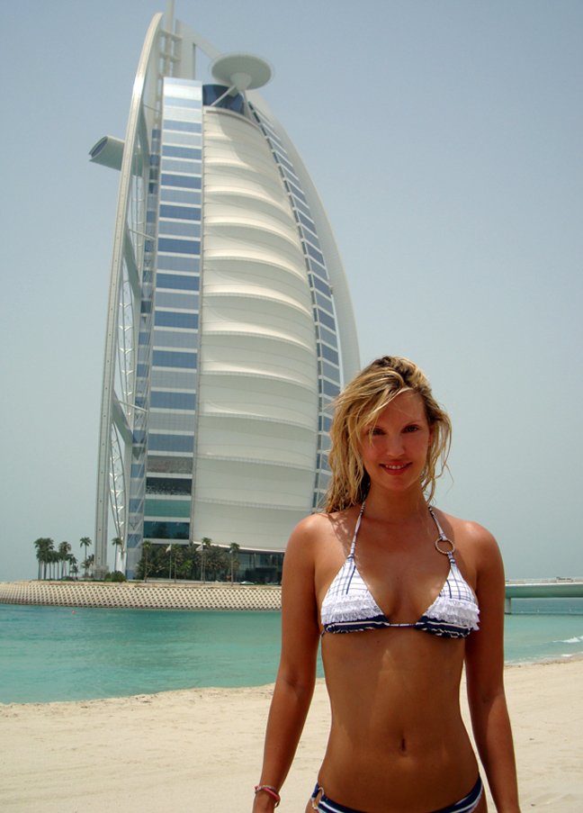 Θεσσαλονικιά παρουσιάστρια με καυτό μπικίνι στο Μαϊάμι [εικόνες]  | iefimerida.gr 1