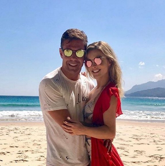 Προκαλεί ο πρώην άντρας της Αθηνάς Ωνάση -Τι έγραψε την ημέρα του Αγίου Βαλεντίνου [εικόνες] | iefimerida.gr 1