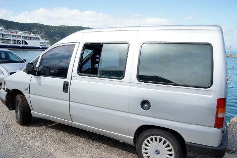 Αλβανοί πέρασαν στην Ελλάδα μουλάρια φορτωμένα... με 550 κιλά χασίς | iefimerida.gr 0