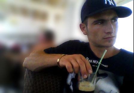 Αυτός είναι ο Αλβανός που άρπαξε τη 13χρονη Χριστίνα Κρασσά από τα Σπάτα [εικόνες] | iefimerida.gr 1