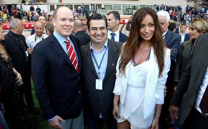 Γονάτισε στη γοητεία της: Υποκλίθηκε στην σέξι ΟΝΝΕΔίτισσα ο πρίγκιπας Αλβέρτος του Μονακό [εικόνες] | iefimerida.gr 1