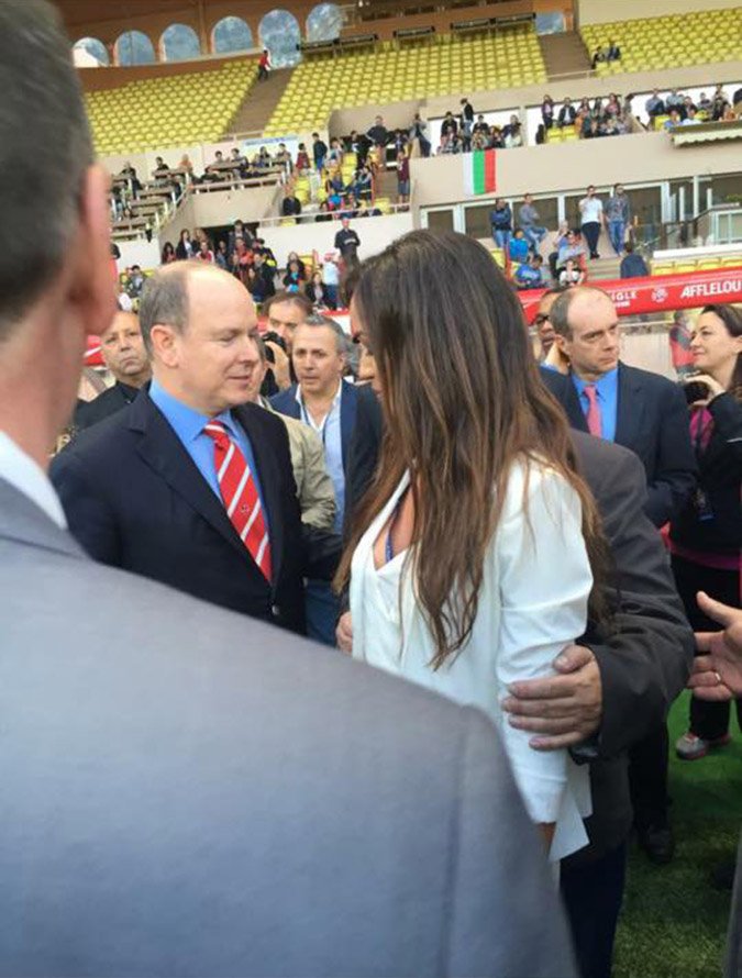 Γονάτισε στη γοητεία της: Υποκλίθηκε στην σέξι ΟΝΝΕΔίτισσα ο πρίγκιπας Αλβέρτος του Μονακό [εικόνες] | iefimerida.gr 3