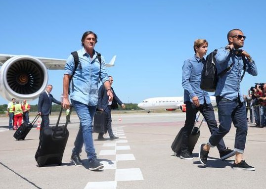 Τσάμπιονς Λιγκ: Κοστούμι vs τζην πουκάμισο - Το διαφορετικό στιλ για Γιουβέντους και Μπάρτσα [εικόνες] | iefimerida.gr 0