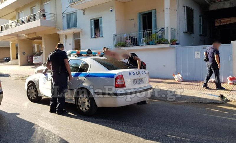 Λαμία: Μπήκε να ληστέψει μέρα-μεσημέρι αλλά τον «τσάκωσαν» οι ένοικοι [εικόνες] | iefimerida.gr 1