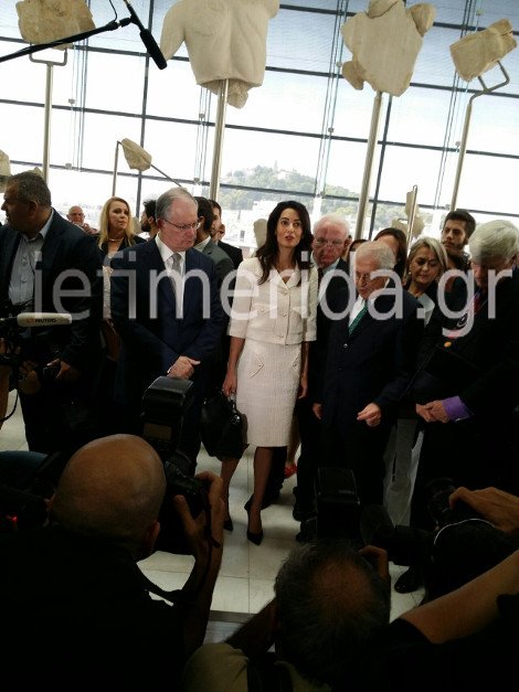 Τα τακούνια της Αλαμουντίν δεν πάτησαν την Ακρόπολη [εικόνες] | iefimerida.gr 1