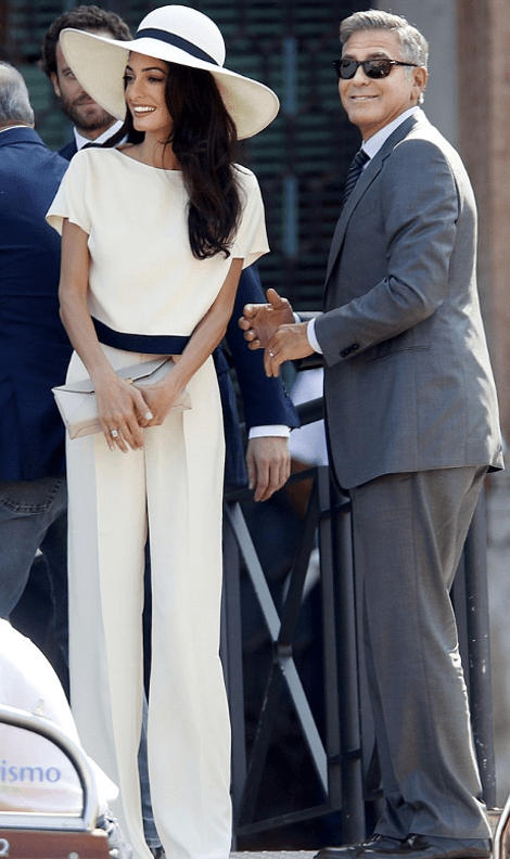 Εγινε και ο πολιτικός γάμος Τζορτζ Κλούνεϊ-Αμάλ Αλαμουντίν: Η ανατρεπτική εμφάνιση της νύφης  [εικόνες] | iefimerida.gr 4