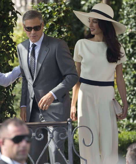 Εγινε και ο πολιτικός γάμος Τζορτζ Κλούνεϊ-Αμάλ Αλαμουντίν: Η ανατρεπτική εμφάνιση της νύφης  [εικόνες] | iefimerida.gr 7