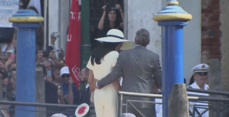 Εγινε και ο πολιτικός γάμος Τζορτζ Κλούνεϊ-Αμάλ Αλαμουντίν: Η ανατρεπτική εμφάνιση της νύφης  [εικόνες] | iefimerida.gr 10