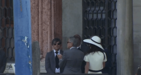 Εγινε και ο πολιτικός γάμος Τζορτζ Κλούνεϊ-Αμάλ Αλαμουντίν: Η ανατρεπτική εμφάνιση της νύφης  [εικόνες] | iefimerida.gr 12