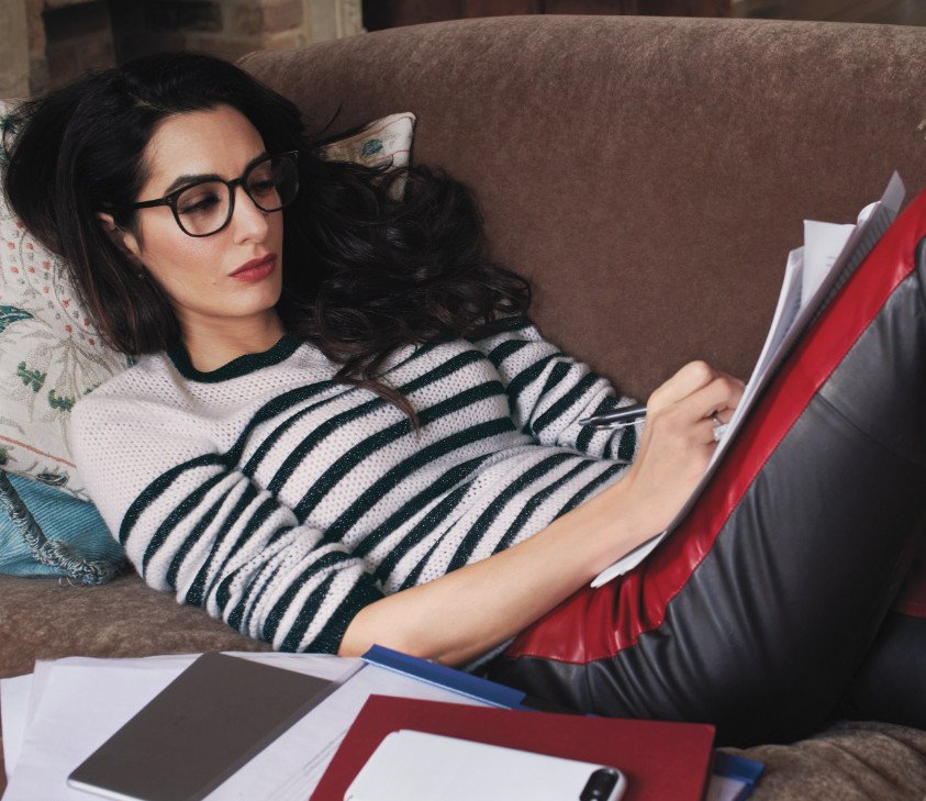 Η Αμάλ Κλούνεϊ δείχνει το σπίτι της στη Vogue [εικόνες] | iefimerida.gr 1