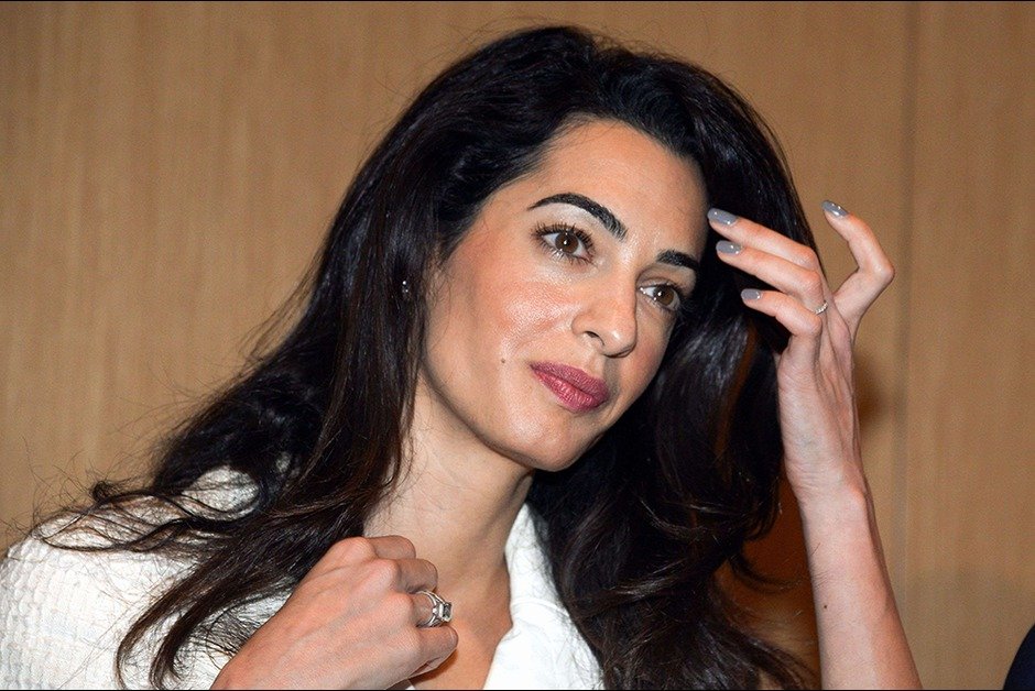 Paris Match: Η Αμάλ Κλούνεϊ «φώτισε» το Μουσείο της Ακρόπολης [εικόνες] | iefimerida.gr 8