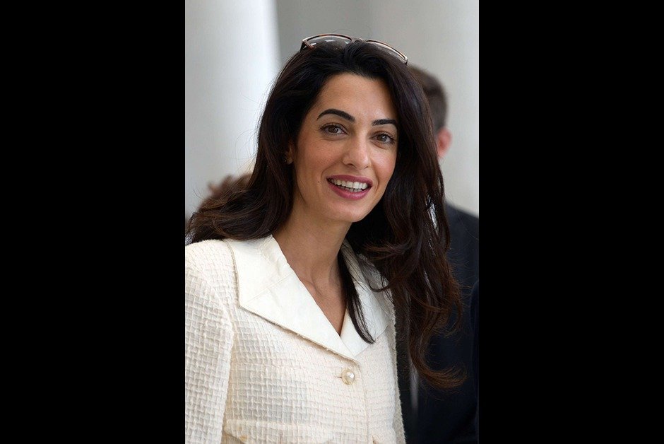 Paris Match: Η Αμάλ Κλούνεϊ «φώτισε» το Μουσείο της Ακρόπολης [εικόνες] | iefimerida.gr 3