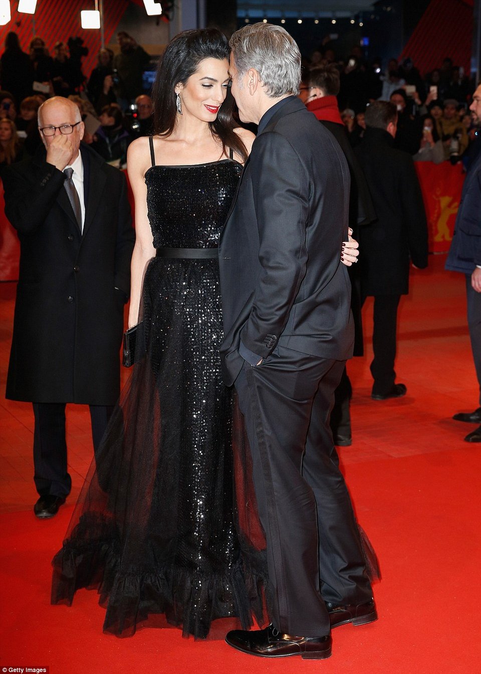 Οταν μια γυναίκα καταφέρνει να επισκιάσει έναν μεγάλο γόη -Η Αμάλ «έσβησε» τον Κλούνεϊ [εικόνες] | iefimerida.gr 7