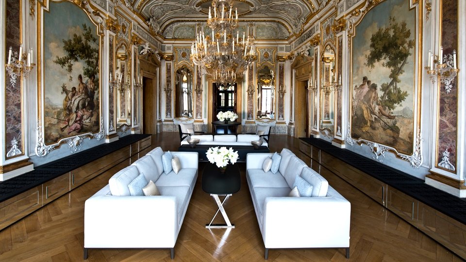 Αυτό το συγκλονιστικά υπέροχο ξενοδοχείο στα κανάλια της Βενετίας κάνει τη διαμονή να μοιάζει με ταξίδι στο χρόνο [εικόνες]  | iefimerida.gr 2