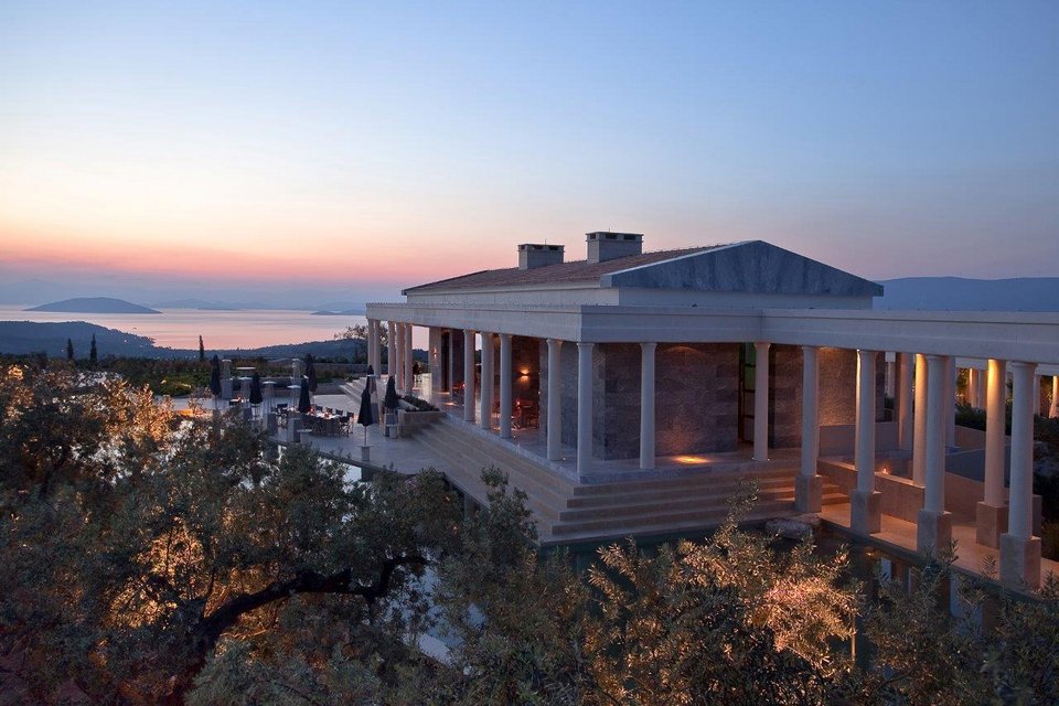 Η Βικτόρια στην ξαπλώστρα και ο Ντέιβιντ πίνει κρασί –Οι  Μπέκαμ στην Ελλάδα [εικόνες] | iefimerida.gr 4