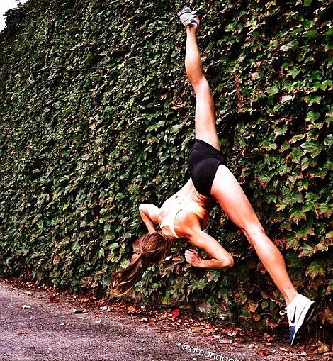 Αμάντα Μπισκ: Η πρώην αθλήτρια που έχει τρελάνει το Instagram με τα ανοίγματά της [εικόνες] | iefimerida.gr 11