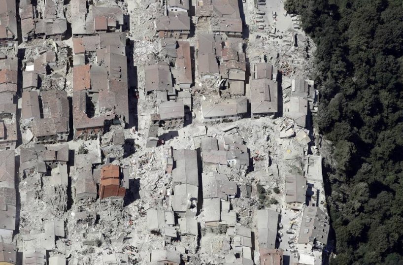 Εικόνες σοκ: «Βομβαρδισμένο» τοπίο το Αματρίτσε -Συντρίμμια η πόλη [εικόνες] | iefimerida.gr 10