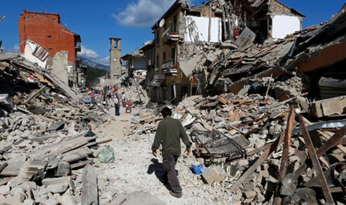 Εικόνες Αποκάλυψης στην Ιταλία: 250 νεκροί, ψάχνουν στα συντρίμμια για επιζώντες [εικόνες & βίντεο] | iefimerida.gr 7