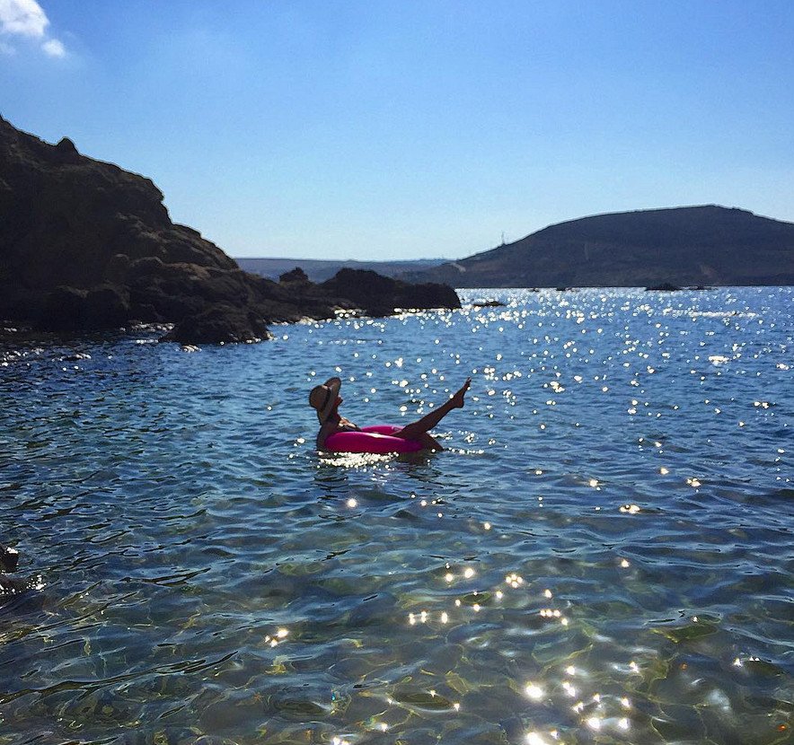 Η καλύτερη διαφήμιση: Η Αμπρόζιο, μαγεμένη, δείχνει στους 4,4 εκατ. φίλους της στο Ιnstagram πώς περνά στην Ελλάδα [εικόνες] | iefimerida.gr 9