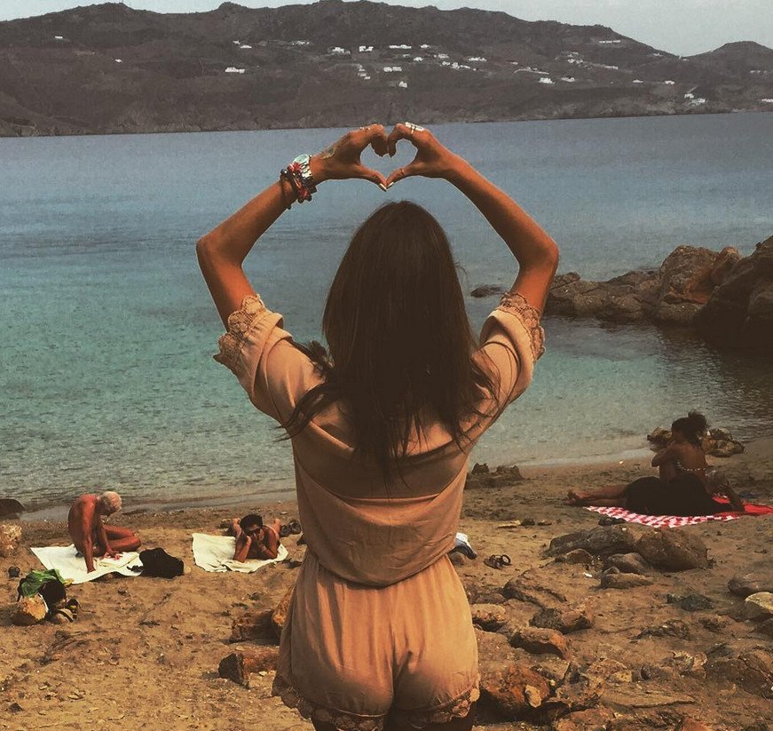 Η καλύτερη διαφήμιση: Η Αμπρόζιο, μαγεμένη, δείχνει στους 4,4 εκατ. φίλους της στο Ιnstagram πώς περνά στην Ελλάδα [εικόνες] | iefimerida.gr 12