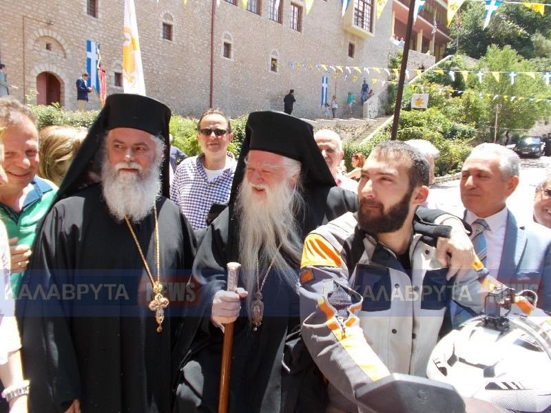 O μητροπολίτης Αμβρόσιος καβάλησε μοτοσικλέτα -Αφωνοι οι πιστοί [εικόνες & βίντεο] | iefimerida.gr 1