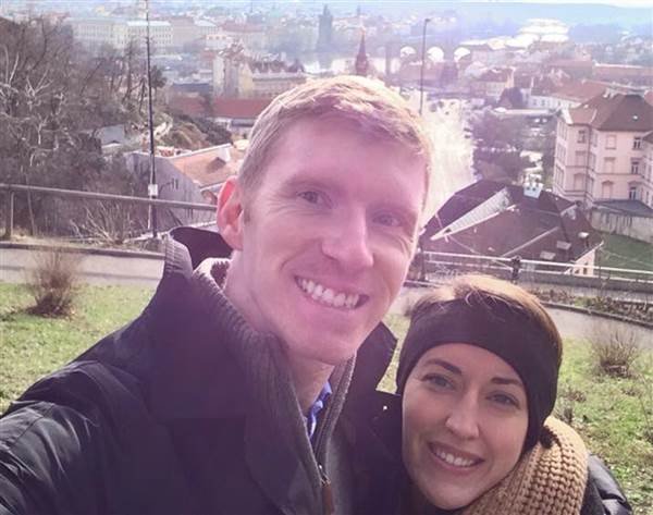 Τραγικό: Συνόδευσε τη μητέρα της στο αεροδρόμιο των Βρυξελλών και σκοτώθηκε με τον άντρα της [εικόνες] | iefimerida.gr 2