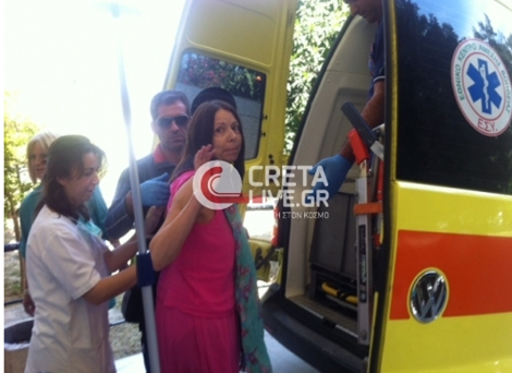 «Εζησα έναν εφιάλτη που δεν θέλω να θυμάμαι» -Η Αμερικανίδα τουρίστρια, που τραυματίστηκε από βαρελότο στην Οία, επέστρεψε στις ΗΠΑ [εικόνες] | iefimerida.gr 0