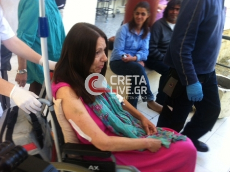 «Εζησα έναν εφιάλτη που δεν θέλω να θυμάμαι» -Η Αμερικανίδα τουρίστρια, που τραυματίστηκε από βαρελότο στην Οία, επέστρεψε στις ΗΠΑ [εικόνες] | iefimerida.gr 1