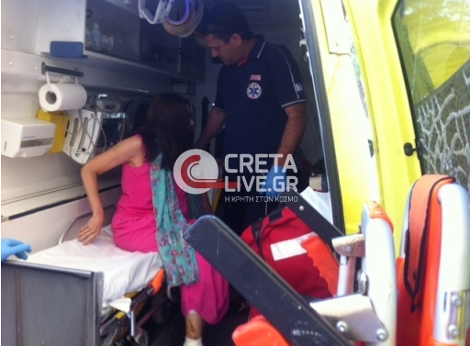 «Εζησα έναν εφιάλτη που δεν θέλω να θυμάμαι» -Η Αμερικανίδα τουρίστρια, που τραυματίστηκε από βαρελότο στην Οία, επέστρεψε στις ΗΠΑ [εικόνες] | iefimerida.gr 2