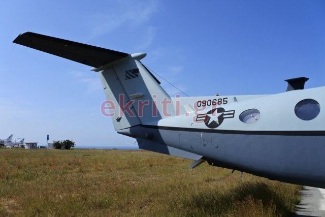 Αμερικανικά κατασκοπευτικά αεροσκάφη προσγειώθηκαν στο αεροδρόμιο του Ηρακλείου [εικόνες] | iefimerida.gr 3
