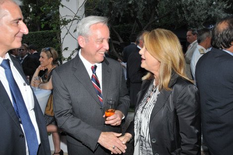 Το backstage της δεξίωσης της Αμερικανικής πρεσβείας στην  Αθήνα -Ο φόβος του πρέσβη μέχρι το παρά πέντε της γιορτής [εικόνες] | iefimerida.gr 0