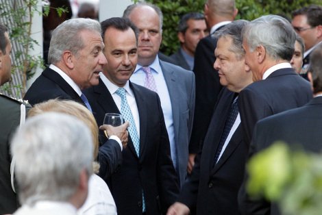 Το backstage της δεξίωσης της Αμερικανικής πρεσβείας στην  Αθήνα -Ο φόβος του πρέσβη μέχρι το παρά πέντε της γιορτής [εικόνες] | iefimerida.gr 4