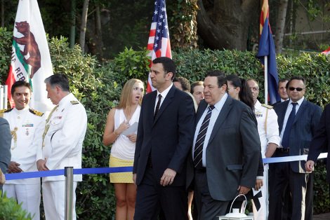 Το backstage της δεξίωσης της Αμερικανικής πρεσβείας στην  Αθήνα -Ο φόβος του πρέσβη μέχρι το παρά πέντε της γιορτής [εικόνες] | iefimerida.gr 5