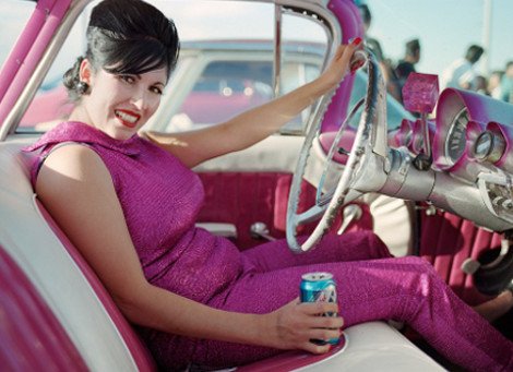 Κοινότητα βγαλμένη από το χρονοντούλαπο -Ντύνονται, μένουν σε σπίτια και οδηγούν αυτοκίνητα της δεκαετίας του '50 [εικόνες] | iefimerida.gr 0