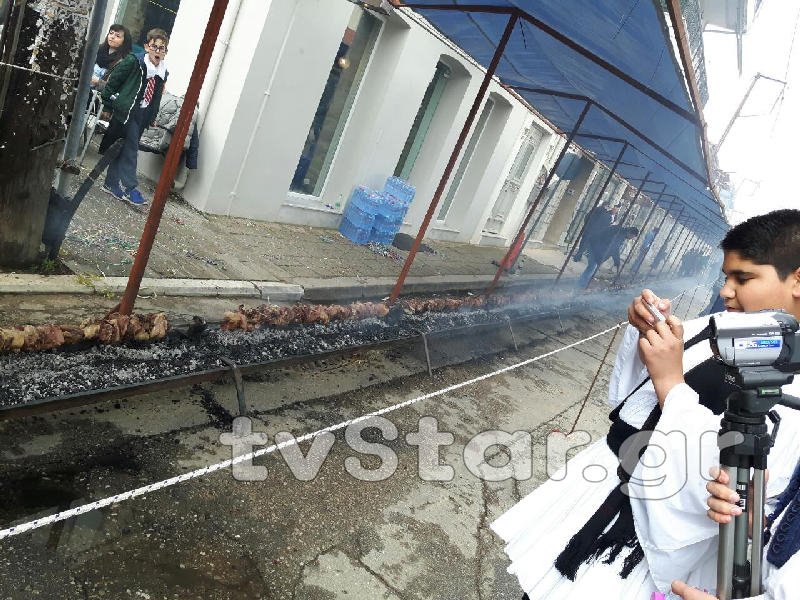 Κοντοσούβλι – γίγας στη Φθιώτιδα: Εφτασε τα 120 μέτρα η σούβλα [εικόνες] | iefimerida.gr 2