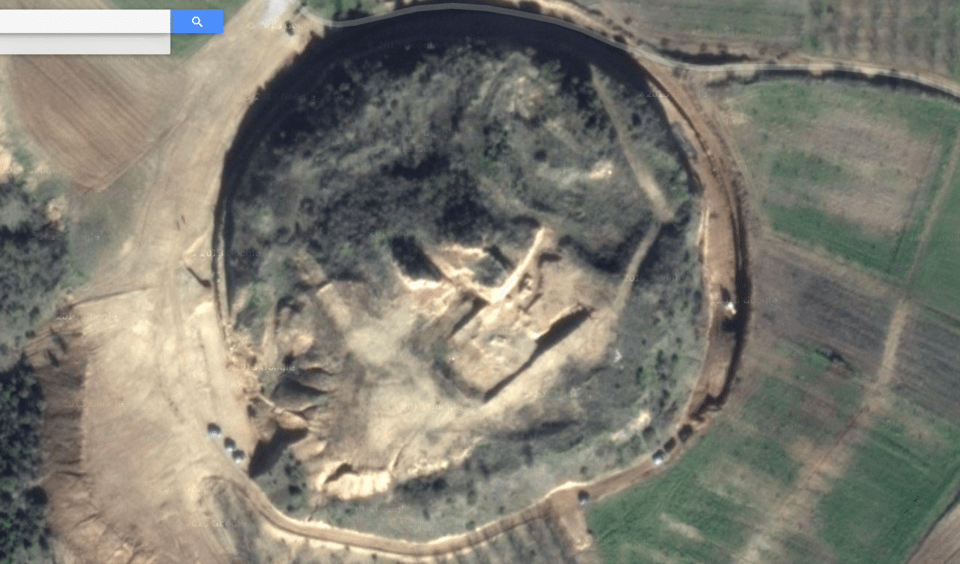 Ο τάφος της Αμφίπολης από το διάστημα -Πανοραμικές φωτογραφίες των ανασκαφών από δορυφόρους [εικόνες] | iefimerida.gr 5