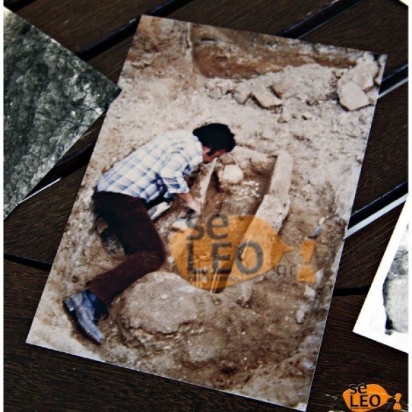 Αρχαιολόγοι το 1955 ποζάρουν... σαν νεκροί και φωτογραφίζονται στον τάφο της Αμφίπολης [εικόνες] | iefimerida.gr 1